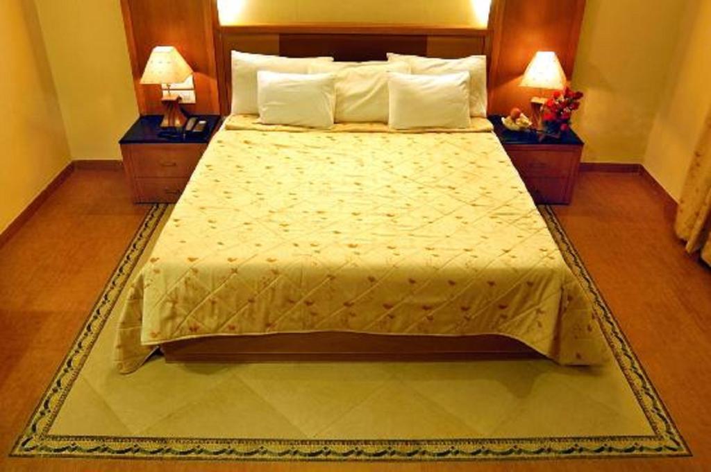 Hotel Roopa Mysore Εξωτερικό φωτογραφία